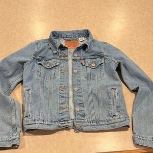 Levi Strauss women’s size small Denim Jacket! Perfect condition